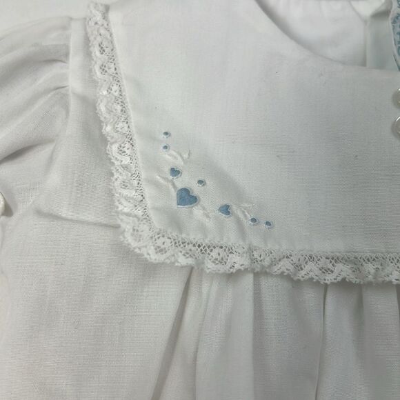 Pastels white bubble romper with bib collar and embroidery EUC size 0-3 m - Picture 4 of 9